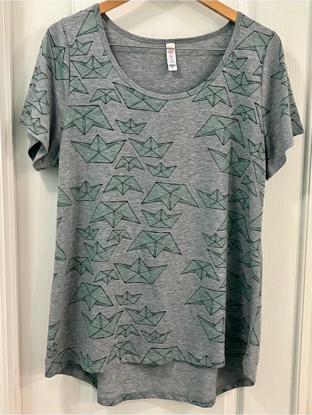 LuLaRoe Classic T Size XL. Gray Short Sleeve Tee with Green Origami Boat Print.